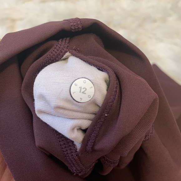 * SOLD * Lululemon Wunder Under Leggings - Picture 6 of 6